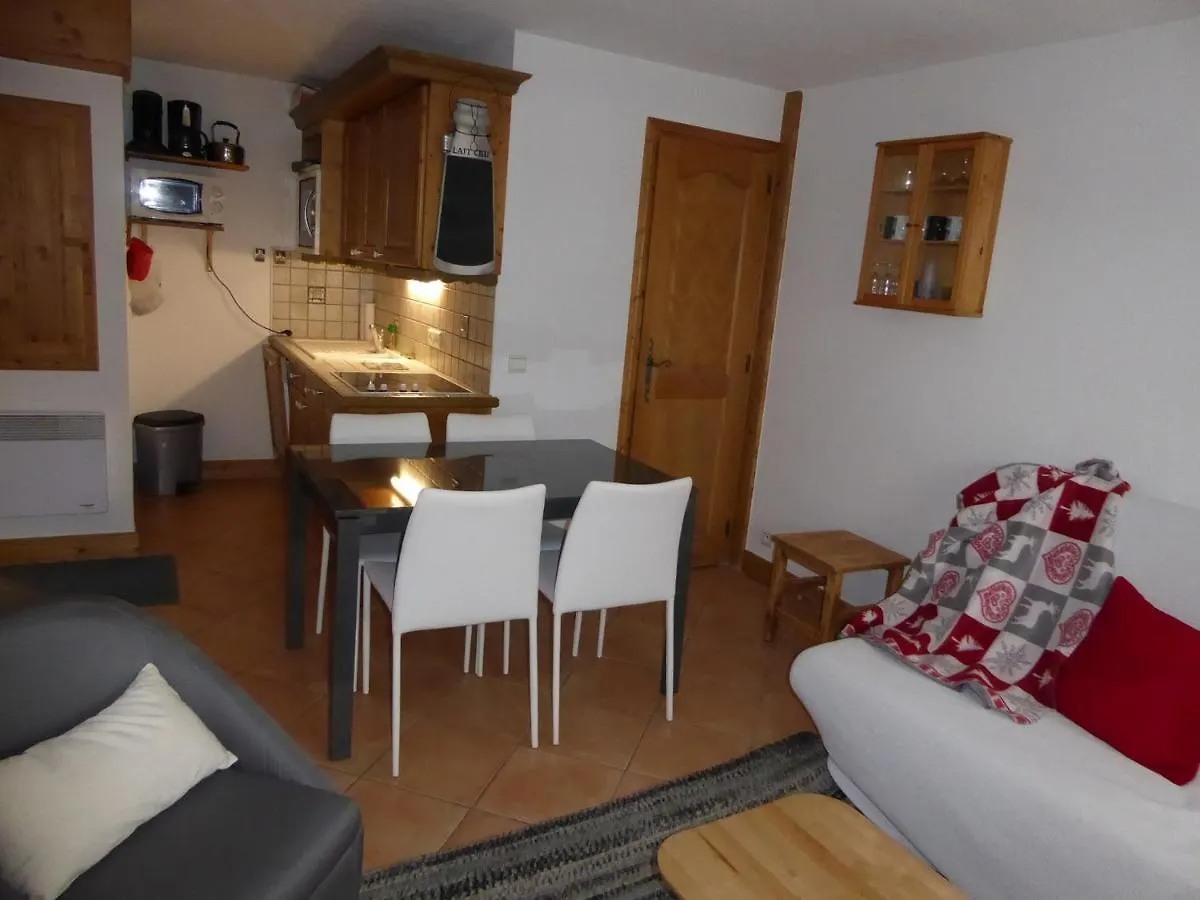 Rez-De-Jardin Cosy Avec 3 Pieces, Proche Pistes Et Centre De Pralognan-La-Vanoise - Fr-1-464-55 0*,